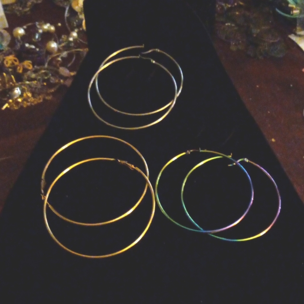 THREE HOOPS LOT